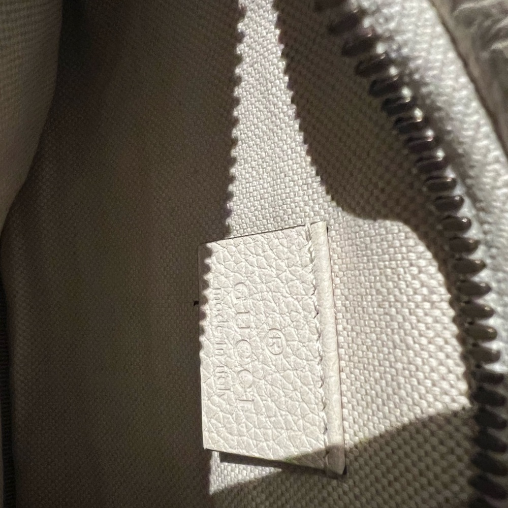 GUCCI Grained Calfskin Small Logo Belt Bag White - Picture 9 of 12